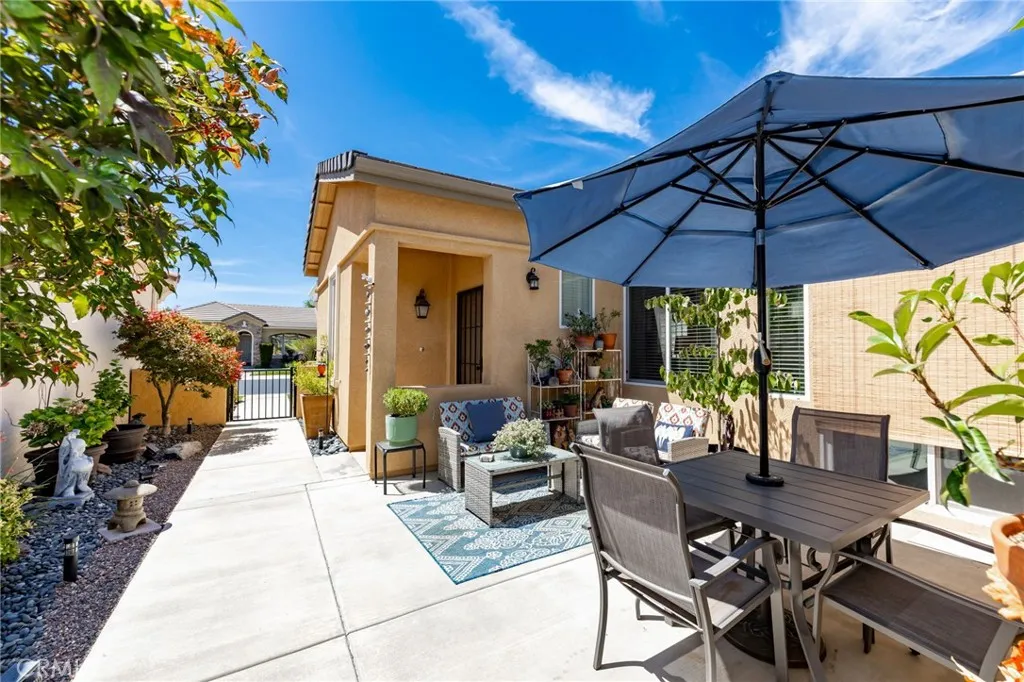 126 Thistle Creek, Beaumont, California 92223 home-pic-28