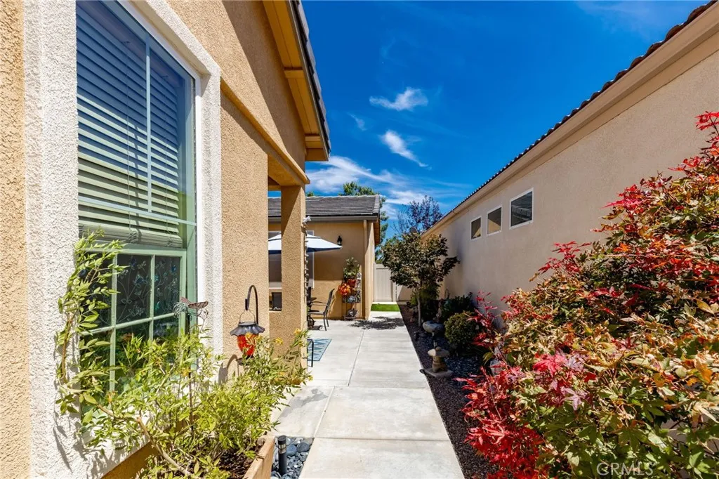 126 Thistle Creek, Beaumont, California 92223 home-pic-36