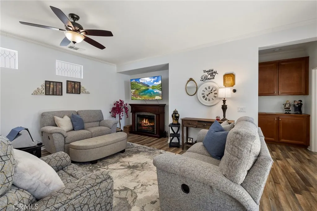 126 Thistle Creek, Beaumont, California 92223 home-pic-0
