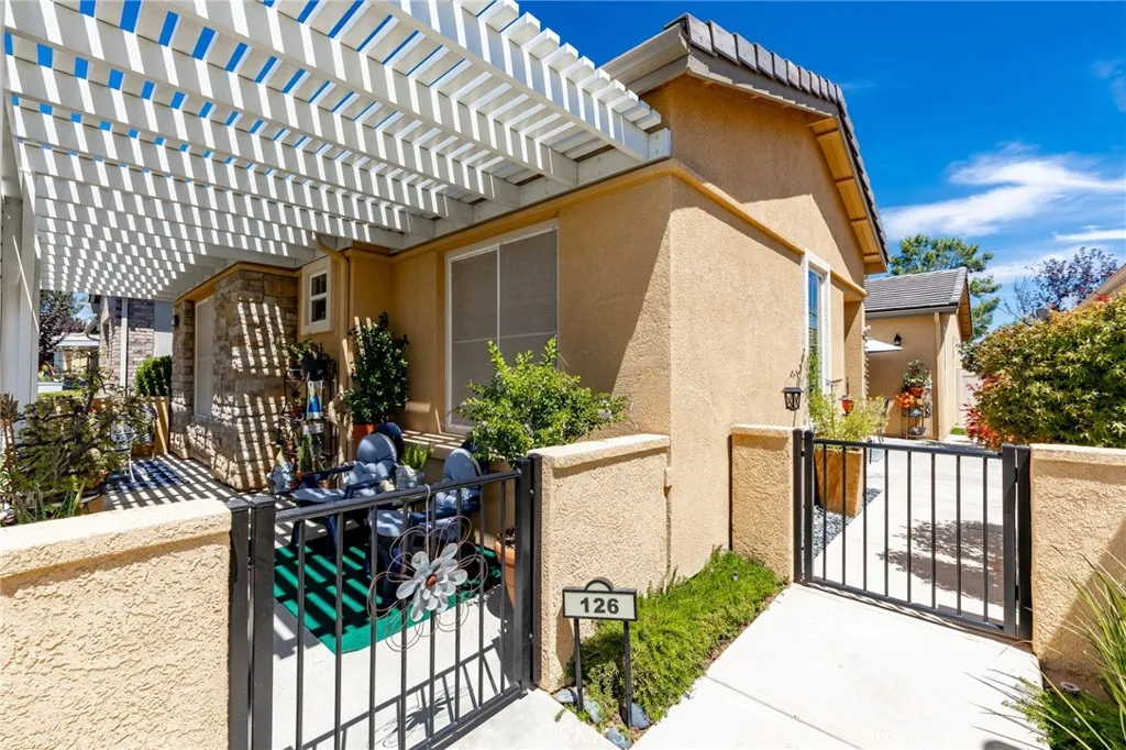126 Thistle Creek, Beaumont, California 92223 home-pic-32