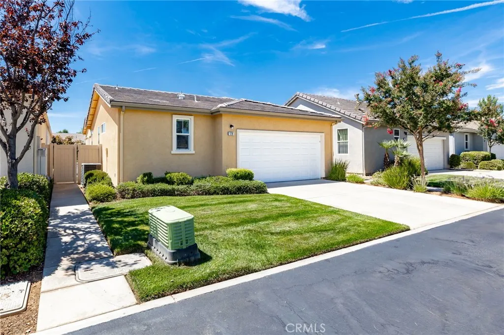 126 Thistle Creek, Beaumont, California 92223 home-pic-17