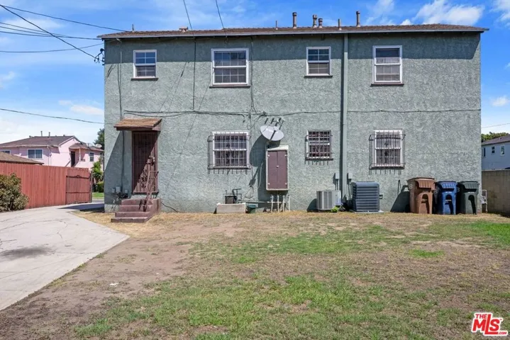 2122 W 102nd Street, Los Angeles, California 90047