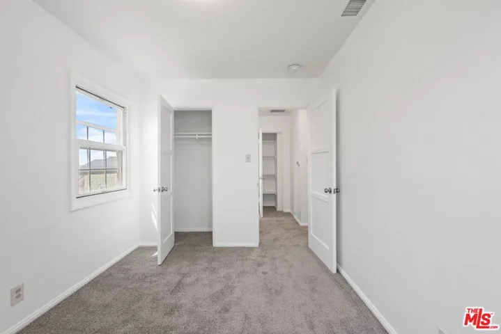 2122 W 102nd Street, Los Angeles, California 90047