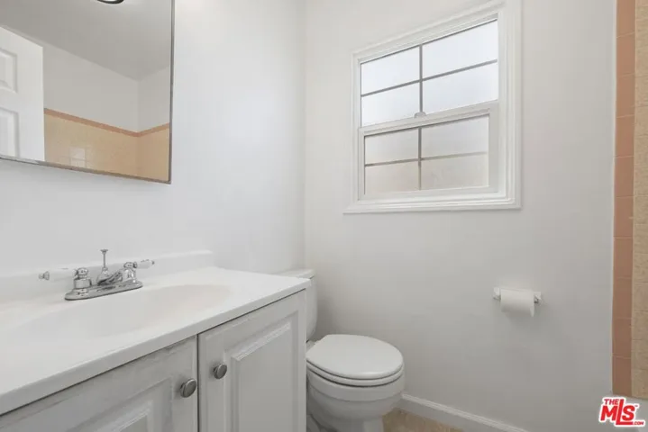 2122 W 102nd Street, Los Angeles, California 90047
