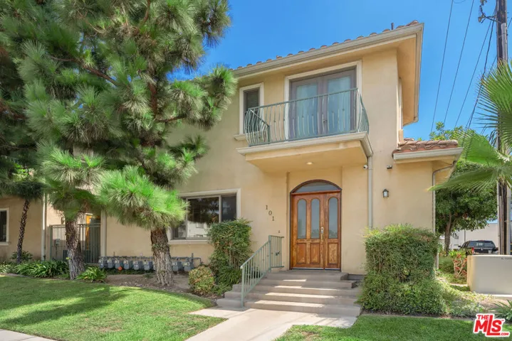 216 N Buena Vista Street 101, Burbank, California 91505