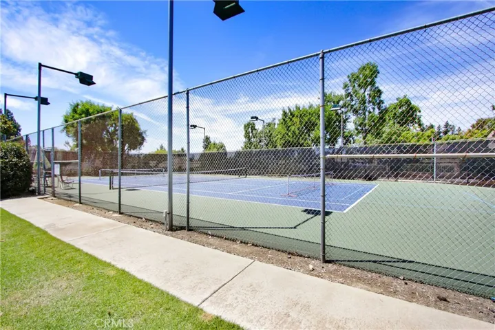 Pickleball/tennis court