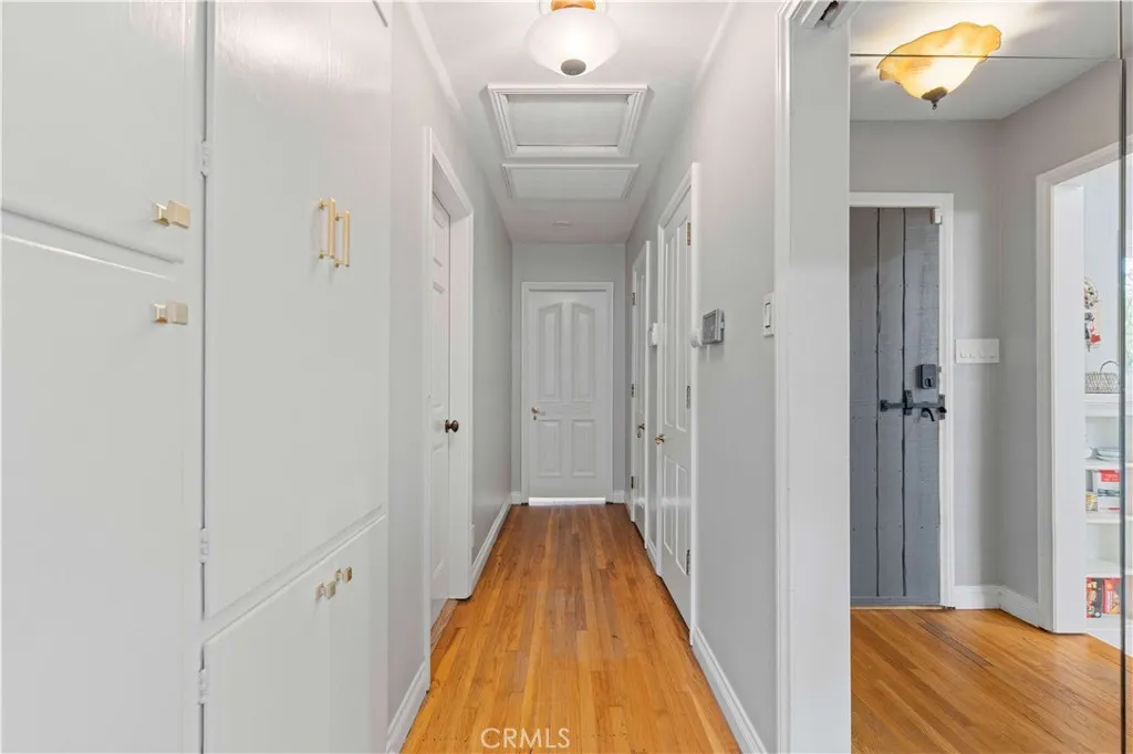 13405 Tiara Street, Valley Glen, California 91401 home-pic-39