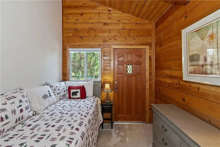 27026 Overlook Lane, Lake Arrowhead, California 92352