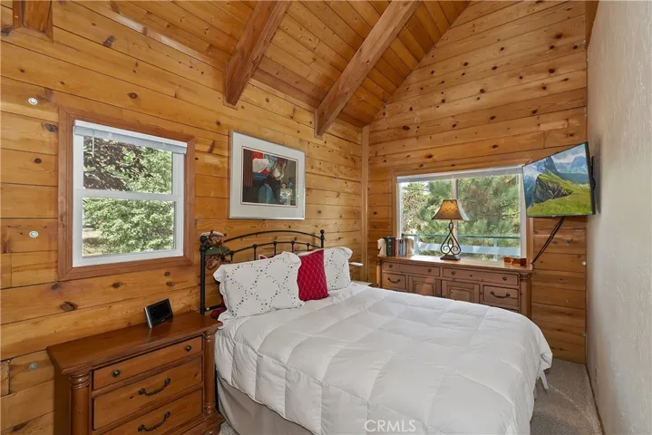 27026 Overlook Lane, Lake Arrowhead, California 92352