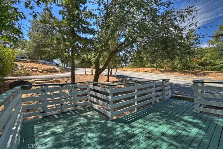 27026 Overlook Lane, Lake Arrowhead, California 92352