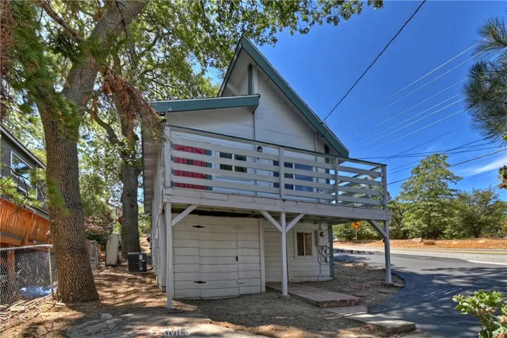 27026 Overlook Lane, Lake Arrowhead, California 92352