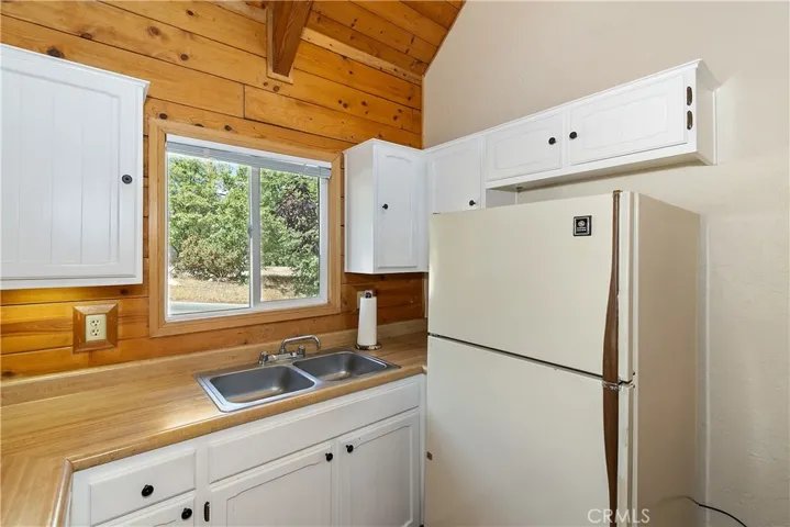 27026 Overlook Lane, Lake Arrowhead, California 92352