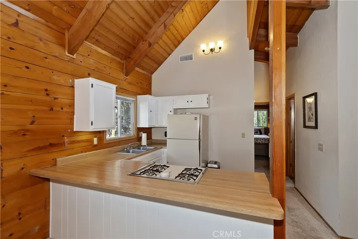 27026 Overlook Lane, Lake Arrowhead, California 92352