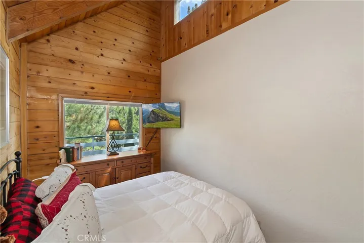 27026 Overlook Lane, Lake Arrowhead, California 92352