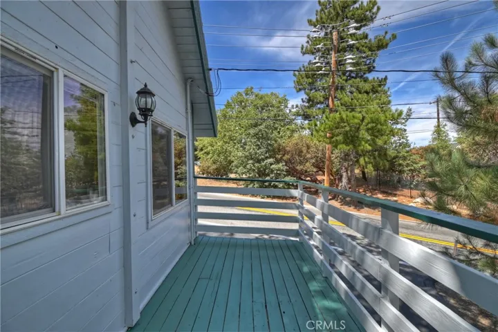 27026 Overlook Lane, Lake Arrowhead, California 92352