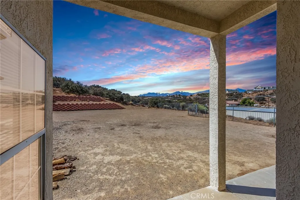 7170 Joshua Road, Oak Hills, California 92344 home-pic-18