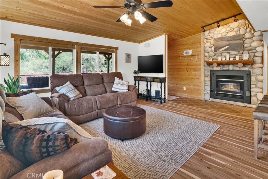 4653 Green Pine Lane, Paso Robles, California 93446 home-pic-13