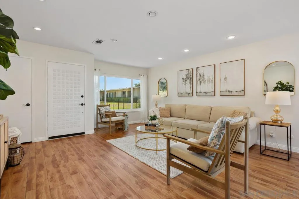 3902 Vista Campana N 58, Oceanside, California 92057 home-pic-4