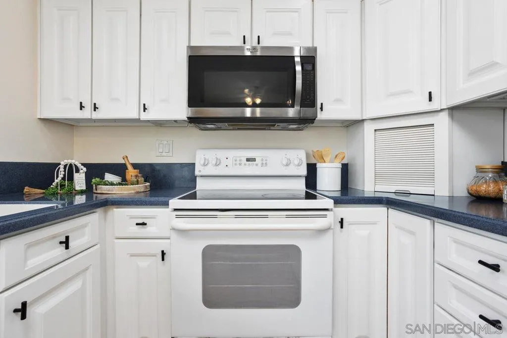 3902 Vista Campana N 58, Oceanside, California 92057 home-pic-8