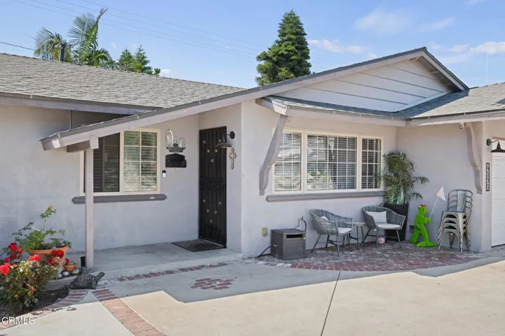 03 - Front Porch