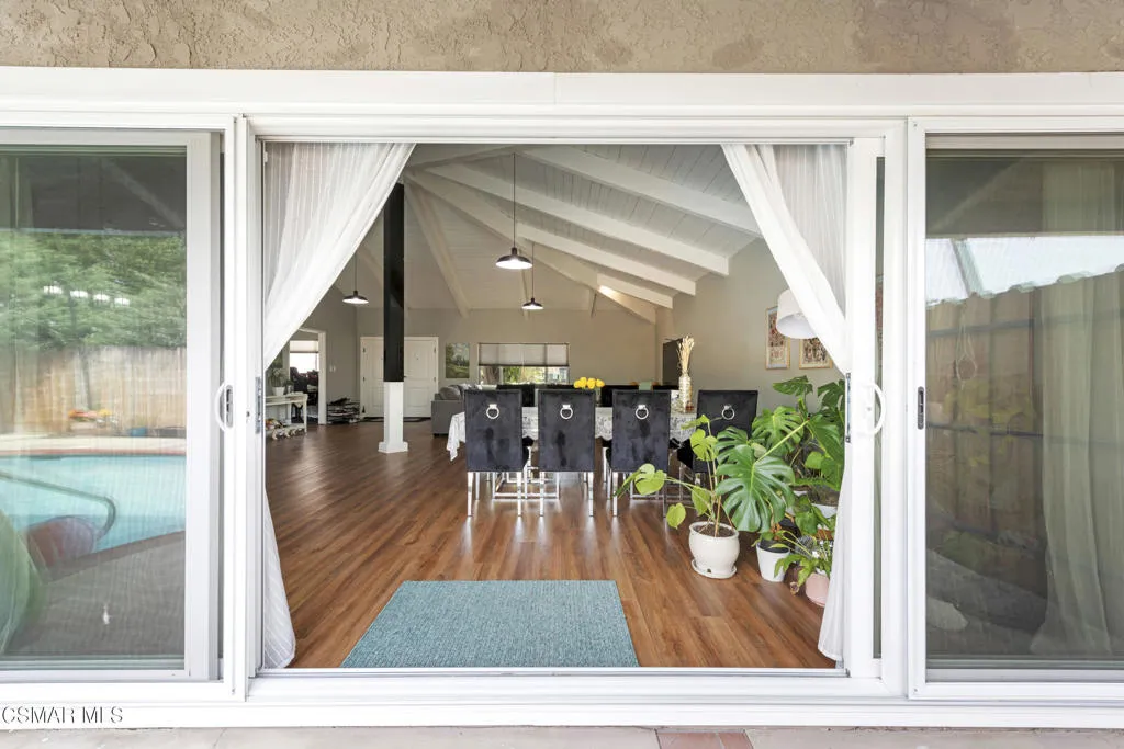 2125 Yosemite Avenue, Simi Valley, California 93063 home-pic-21