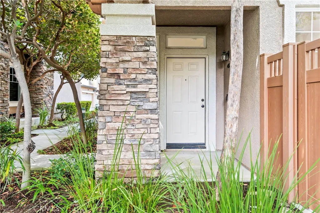 17824 Elm Court, Carson, California 90746, 3 Bedrooms Bedrooms, ,3 BathroomsBathrooms,Residential,For Sale,Elm,SB25155267