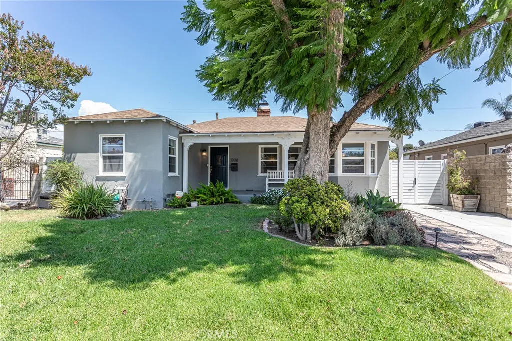 1000 N Ontario Street, Burbank, California 91505, 4 Bedrooms Bedrooms, ,3 BathroomsBathrooms,Residential Lease,For Rent,Ontario,BB25193739