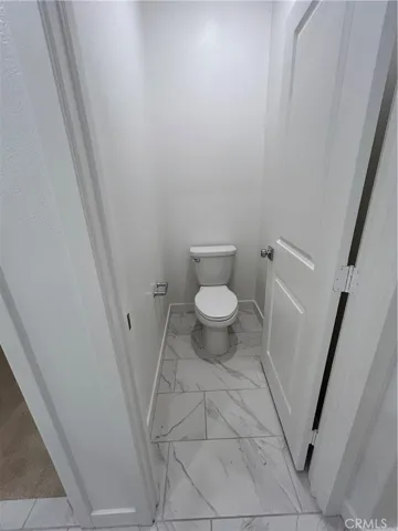 Primary toilet area
