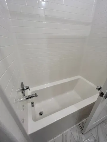 Up Hallway tub