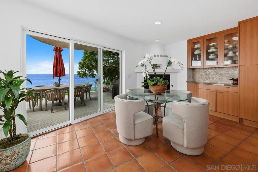 5716 Dolphin Pl, La Jolla, California 92037 home-pic-16