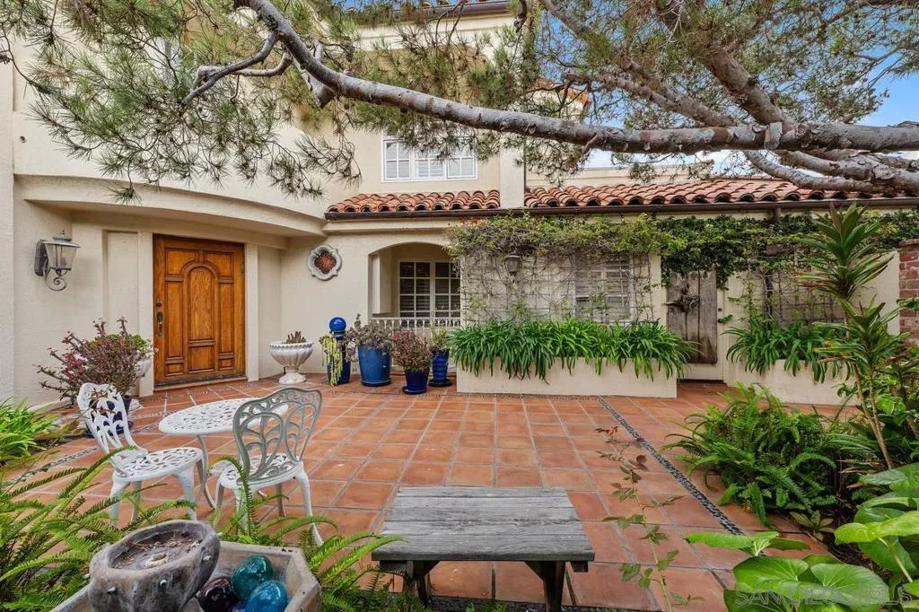 5716 Dolphin Pl, La Jolla, California 92037 home-pic-37