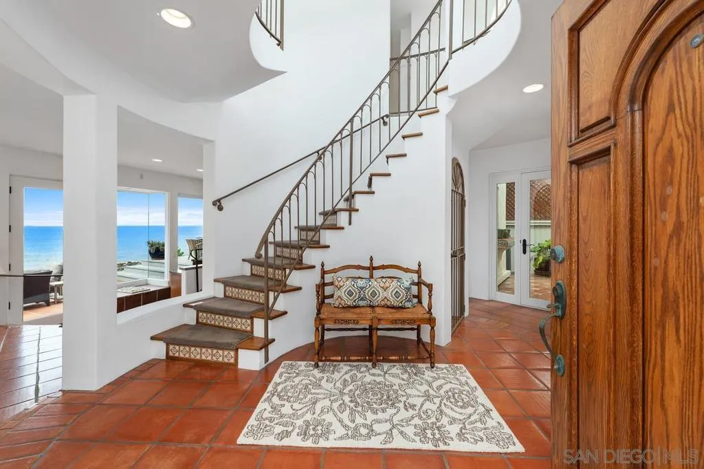5716 Dolphin Pl, La Jolla, California 92037 home-pic-8