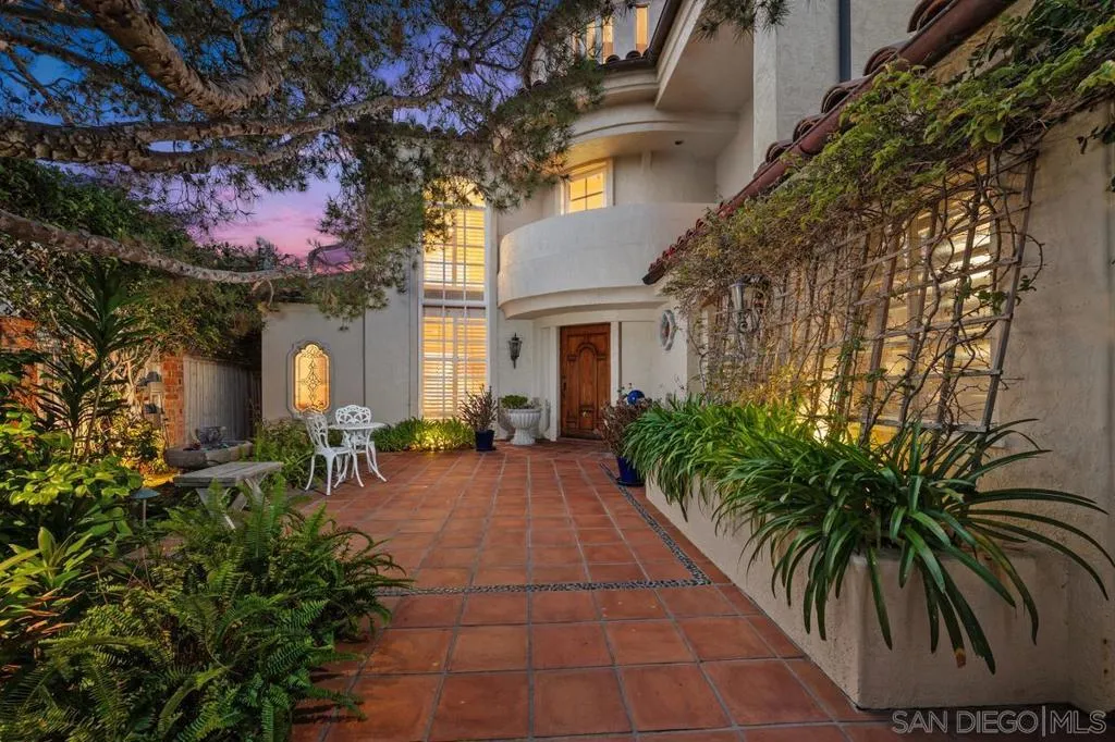 5716 Dolphin Pl, La Jolla, California 92037 home-pic-7