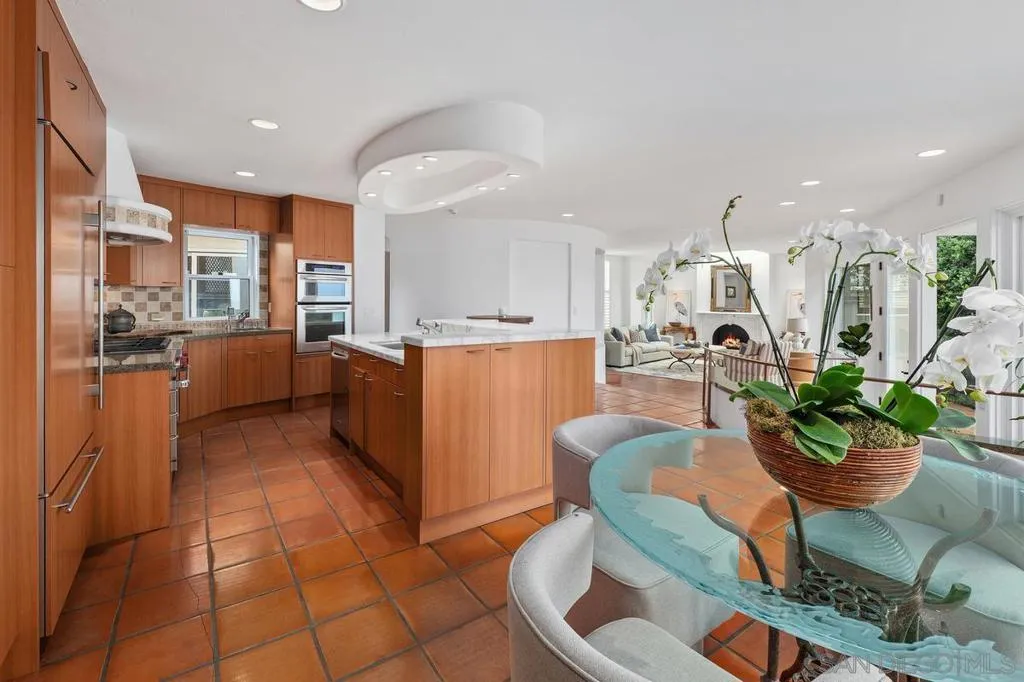 5716 Dolphin Pl, La Jolla, California 92037 home-pic-19