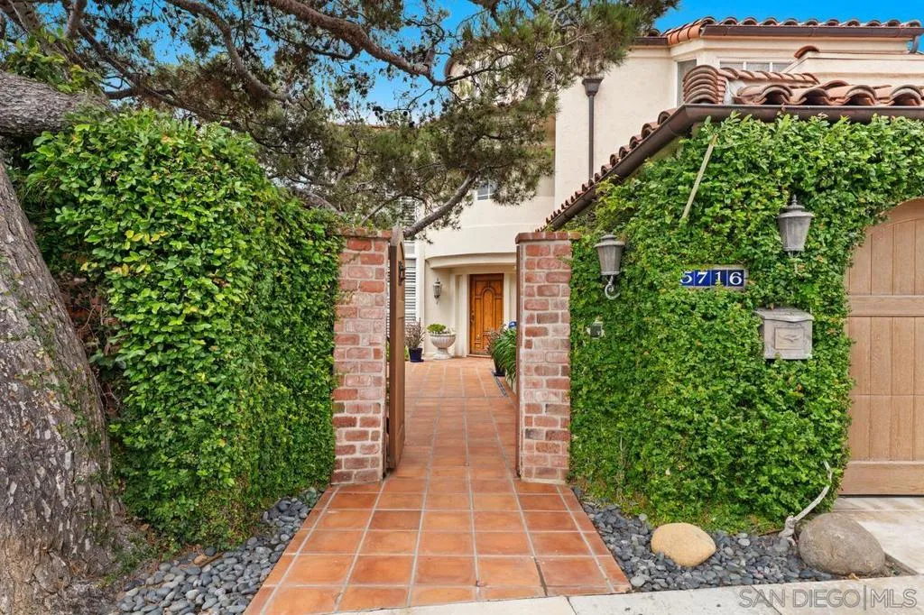 5716 Dolphin Pl, La Jolla, California 92037 home-pic-39