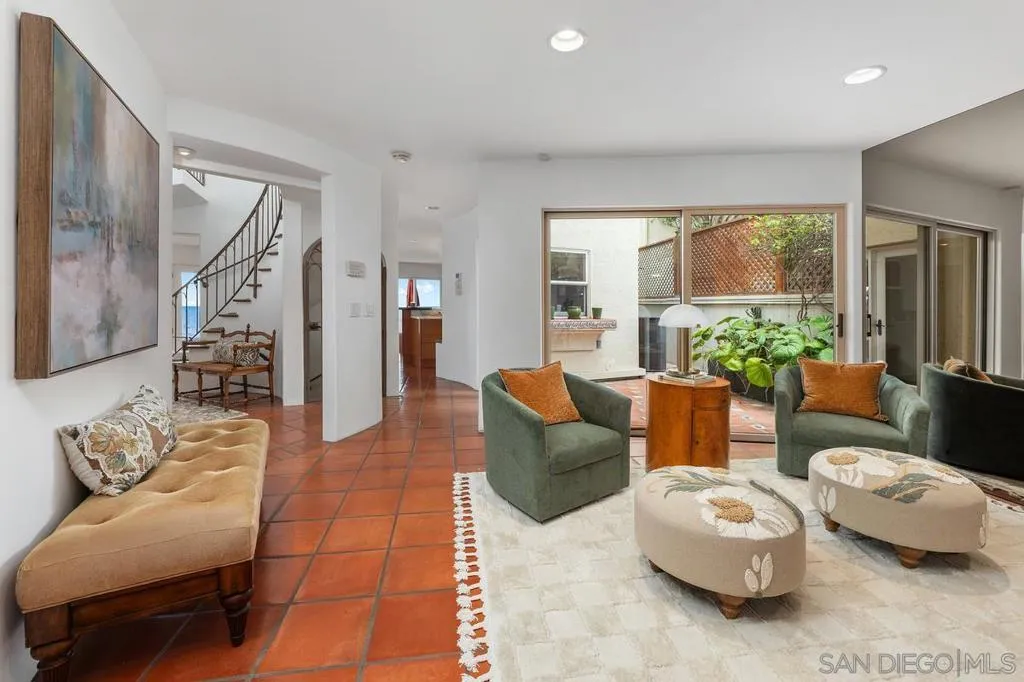 5716 Dolphin Pl, La Jolla, California 92037 home-pic-21
