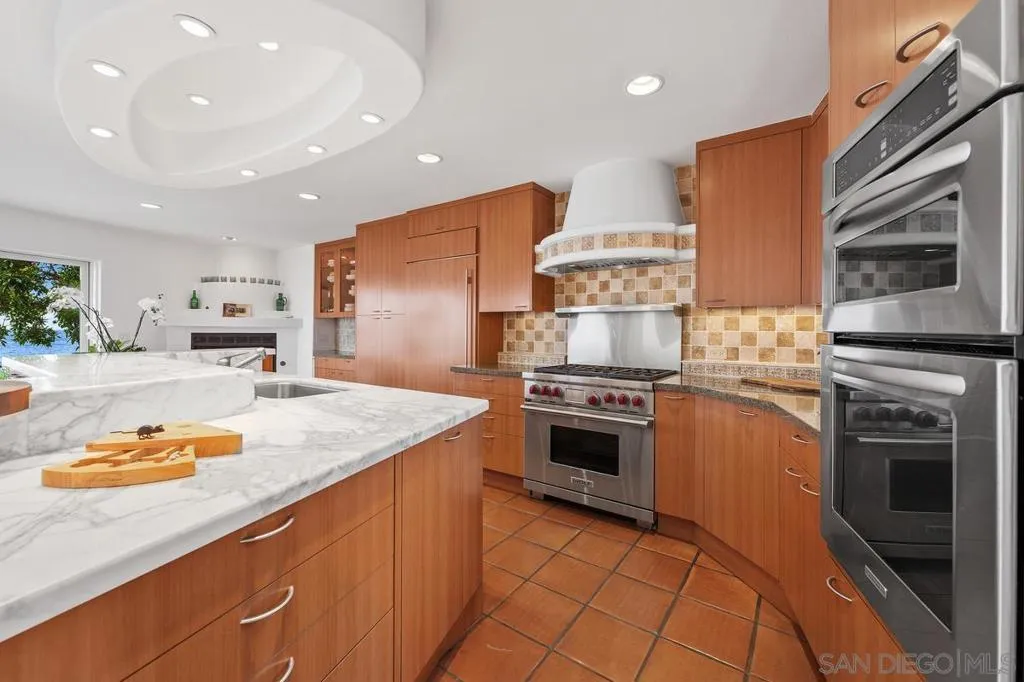 5716 Dolphin Pl, La Jolla, California 92037 home-pic-18