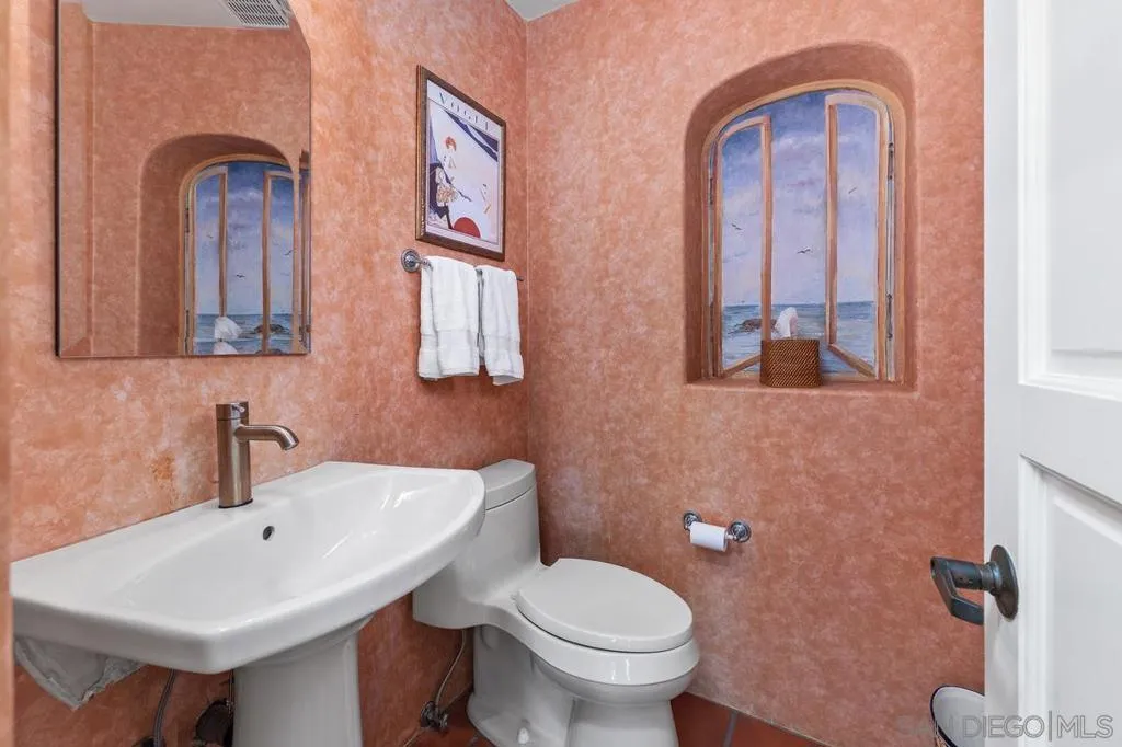 5716 Dolphin Pl, La Jolla, California 92037 home-pic-33
