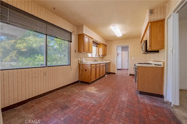 1165 W North Bear Creek Drive, Merced, California 95348