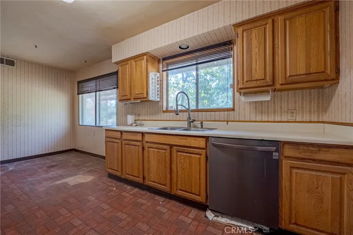 1165 W North Bear Creek Drive, Merced, California 95348