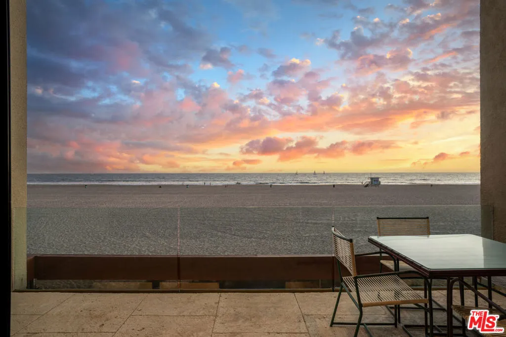 3817 Ocean Front Walk, Marina Del Rey, California 90292 home-pic-22