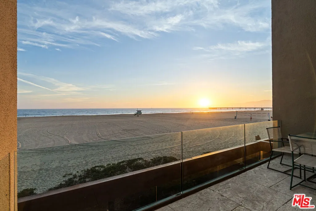 3817 Ocean Front Walk, Marina Del Rey, California 90292 home-pic-23