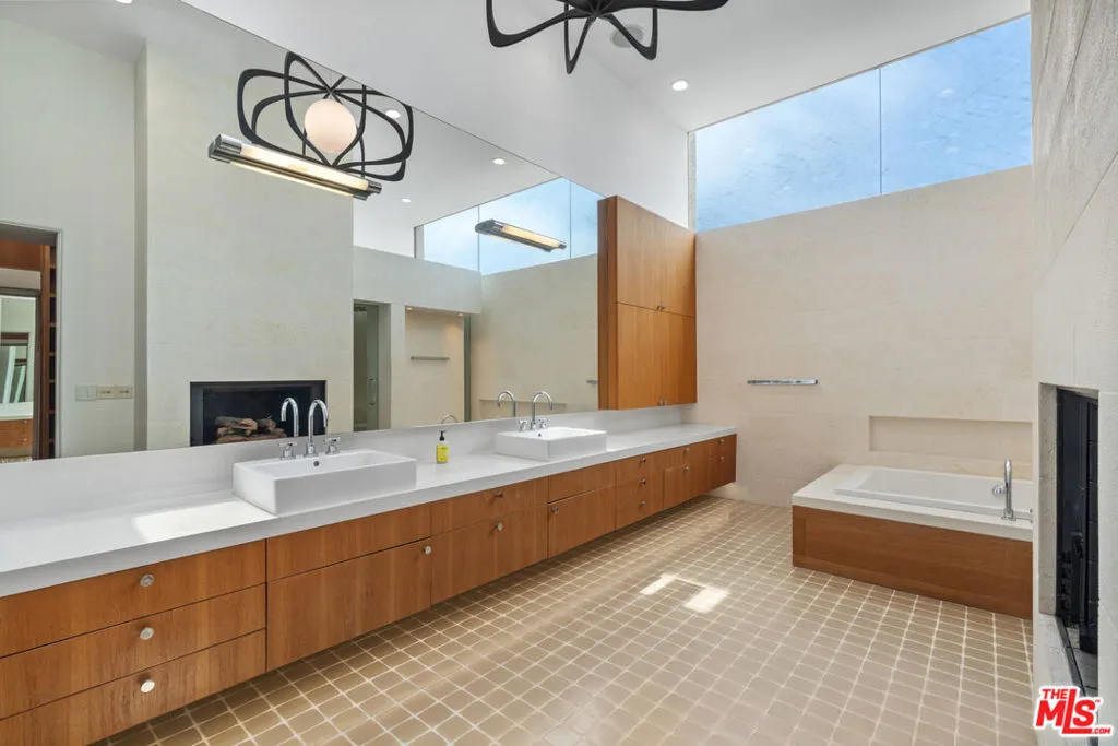 3817 Ocean Front Walk, Marina Del Rey, California 90292 home-pic-12