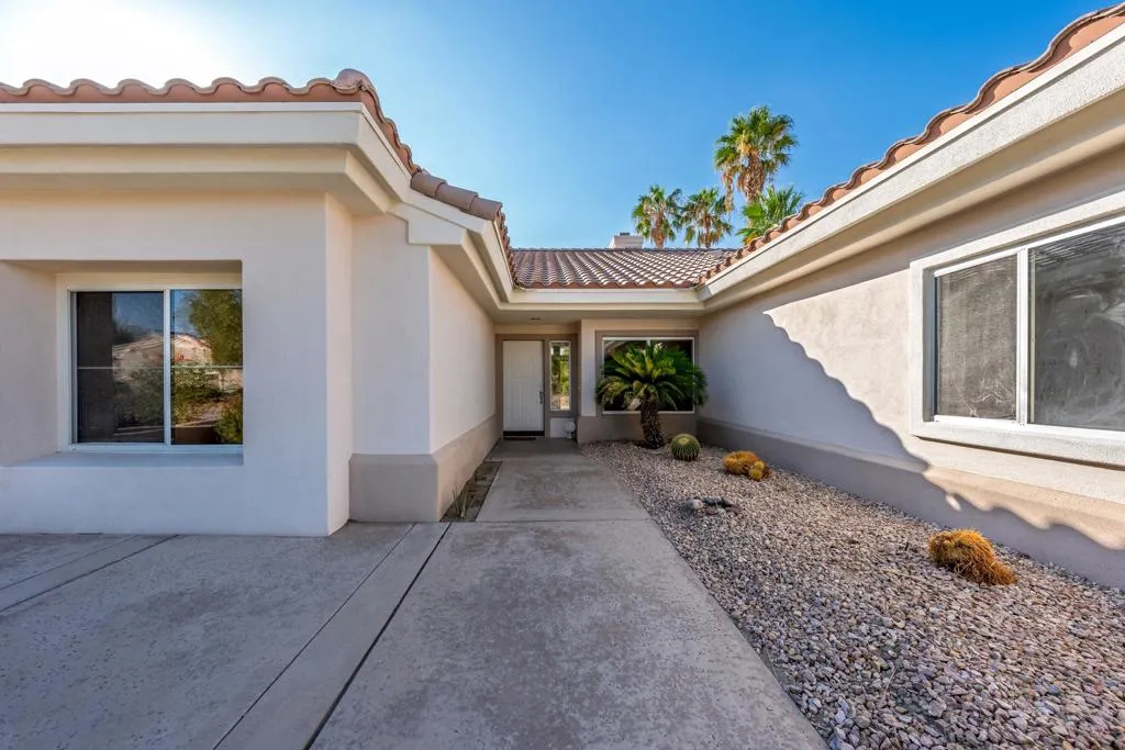 38324 Sunny Days Drive, Palm Desert, California 92211 home-pic-7