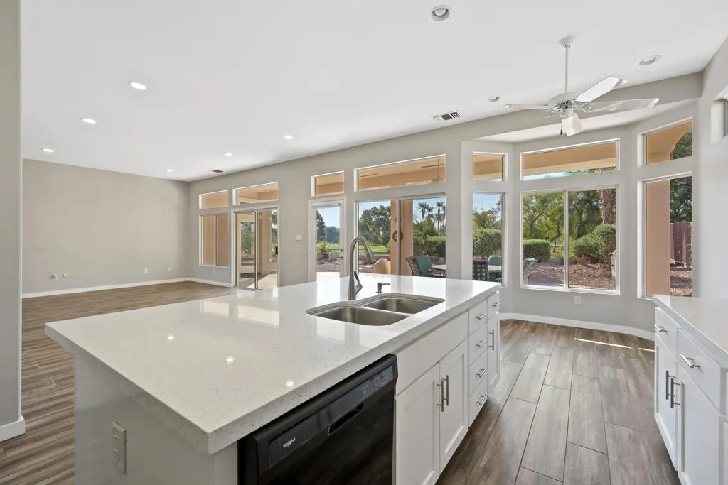 38324 Sunny Days Drive, Palm Desert, California 92211 home-pic-16