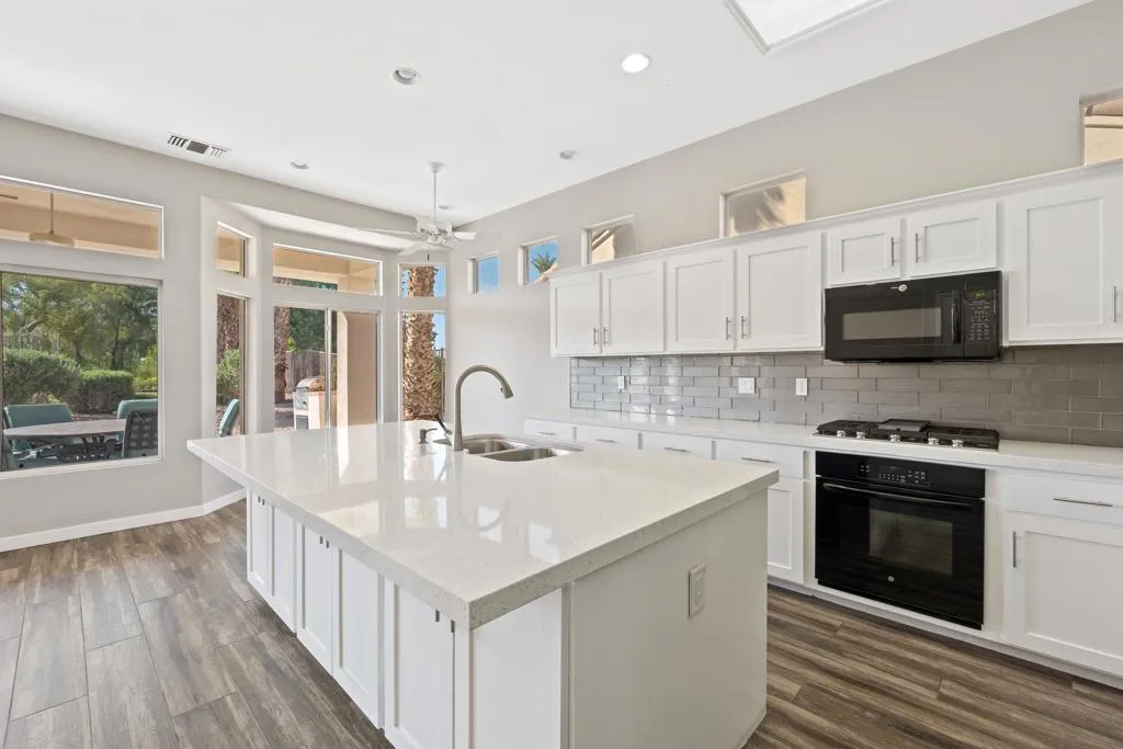 38324 Sunny Days Drive, Palm Desert, California 92211 home-pic-19