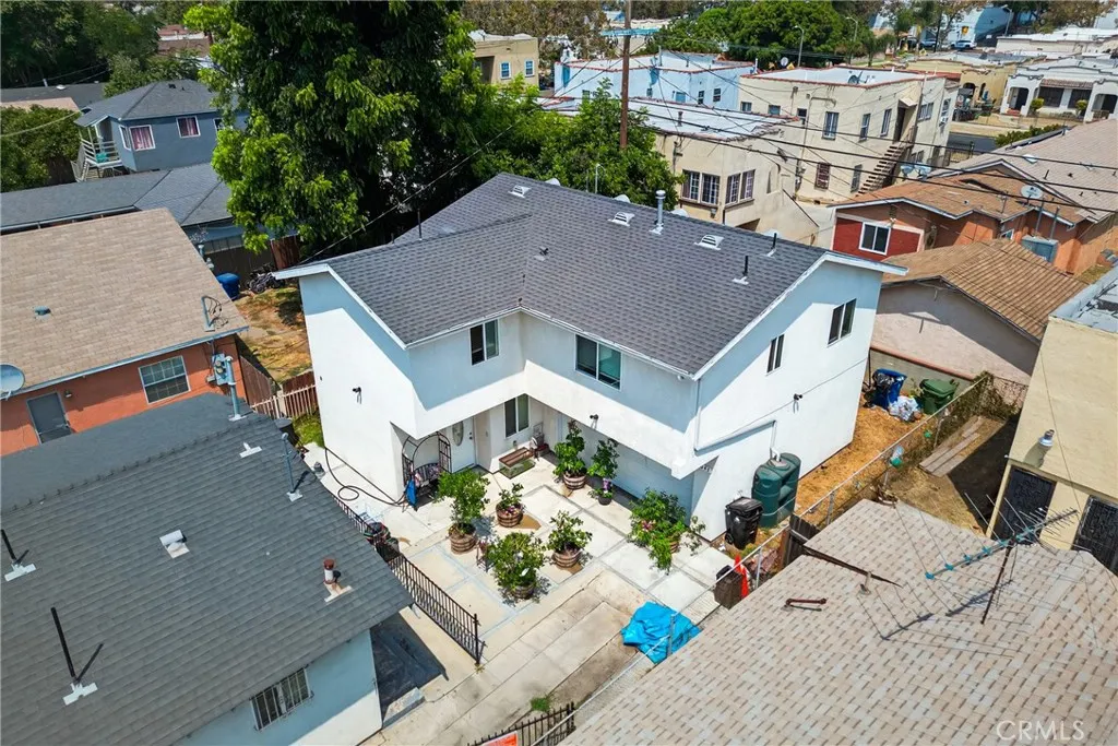 1049 W 61st Street, Los Angeles, California 90044 home-pic-12