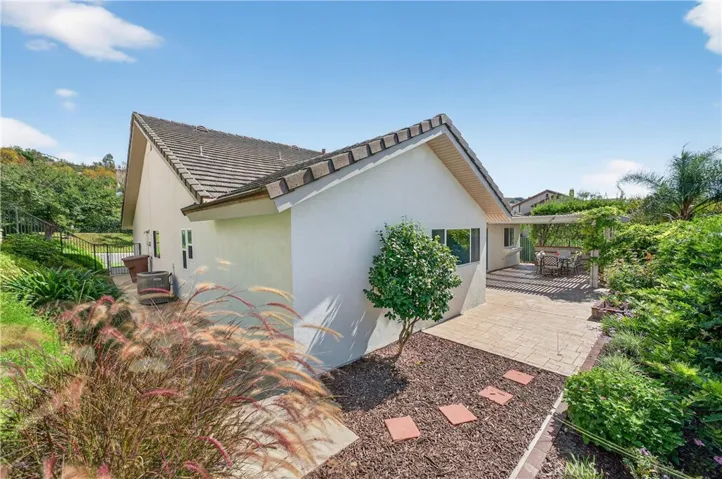 6701 E Leafwood Drive, Anaheim Hills, California 92807