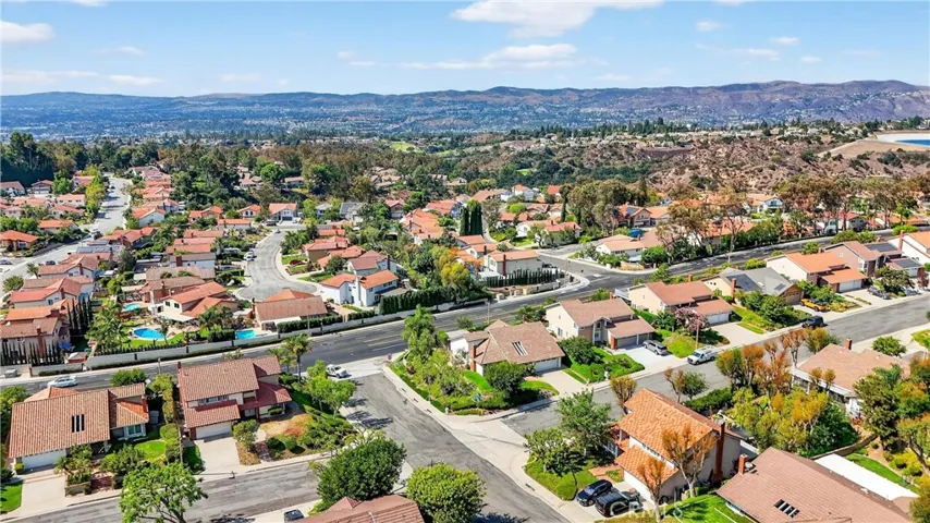 6701 E Leafwood Drive, Anaheim Hills, California 92807