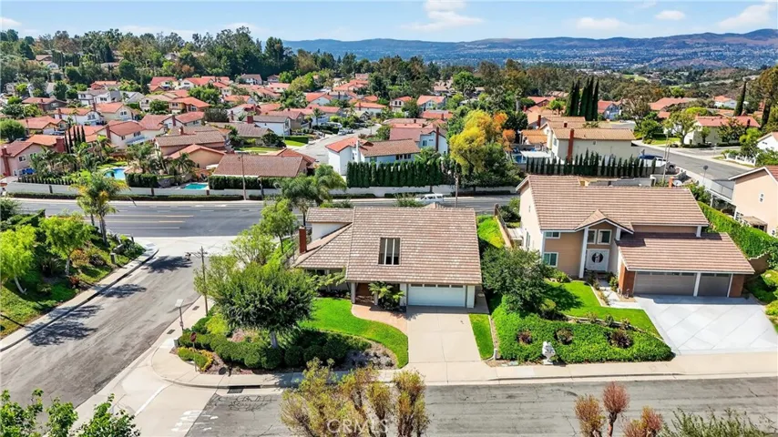 6701 E Leafwood Drive, Anaheim Hills, California 92807